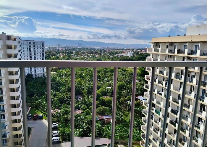 Rjb's Place Cebu With City, Sea And Pool Views